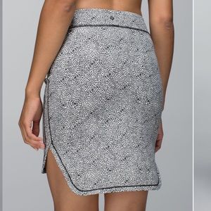 {Lululemon} City Skirt Plush Petal Deep Coal Ghost